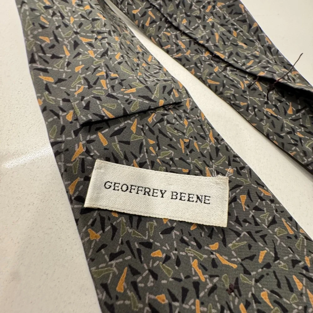 Geoffrey Beene socialflare curated